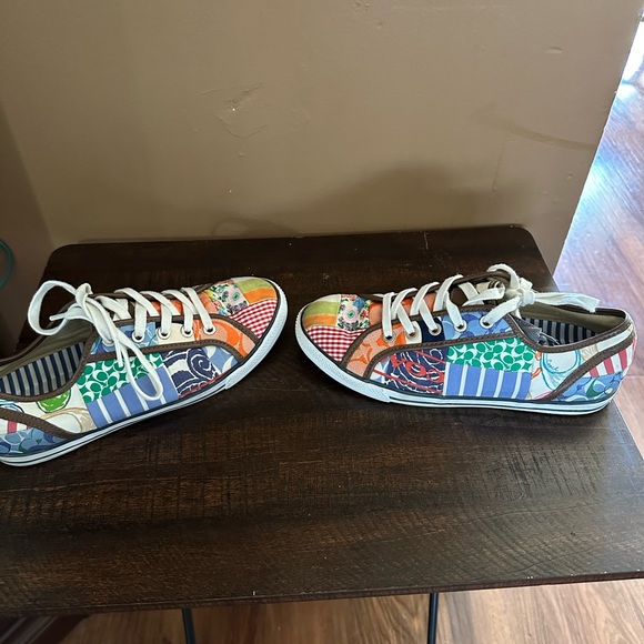 Women coach shoes - Picture 2 of 3